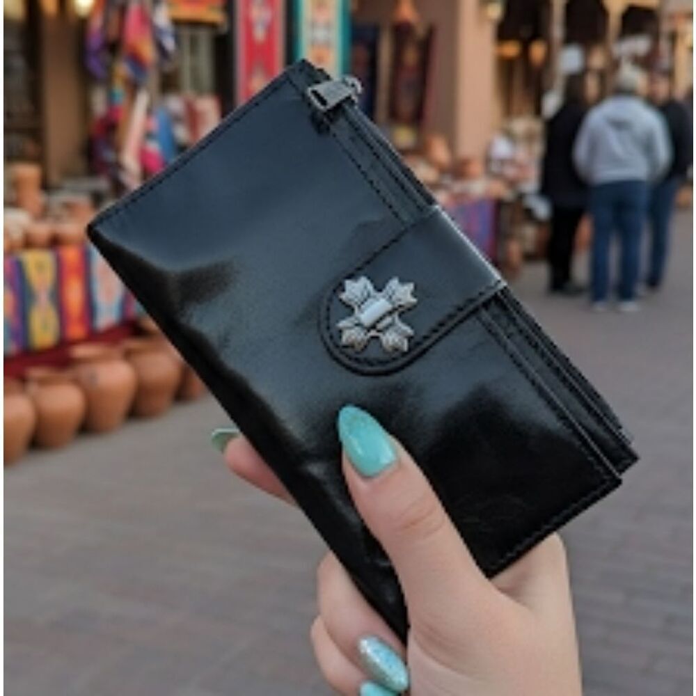 Patricia Nash 🖤 Black Patent Leather- Marene Twist Lock Wallet NWT